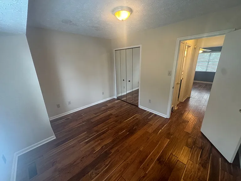 625 Shadywood Ln — Photo 26