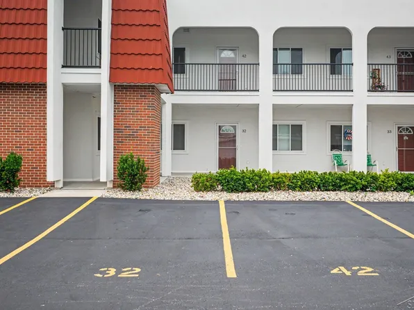 9035 Greenway Blvd, Saginaw, MI 48609