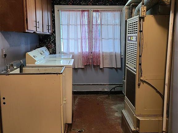 4th image of 21272 Mada Ave