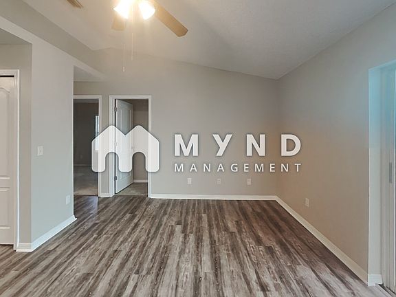 4th image of 4402 Venice Dr