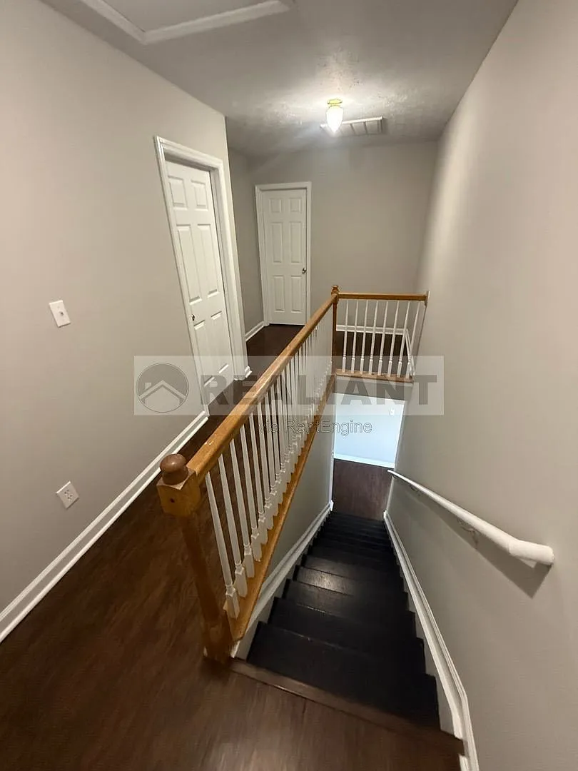 3 bed, 2.5 bath, 1250 sqft, $1,395 — Photo 4