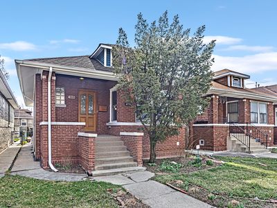 4733 W Addison St, Chicago, IL, 60641