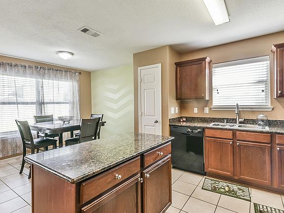 4th image of 9423 Ivory Trail Ln