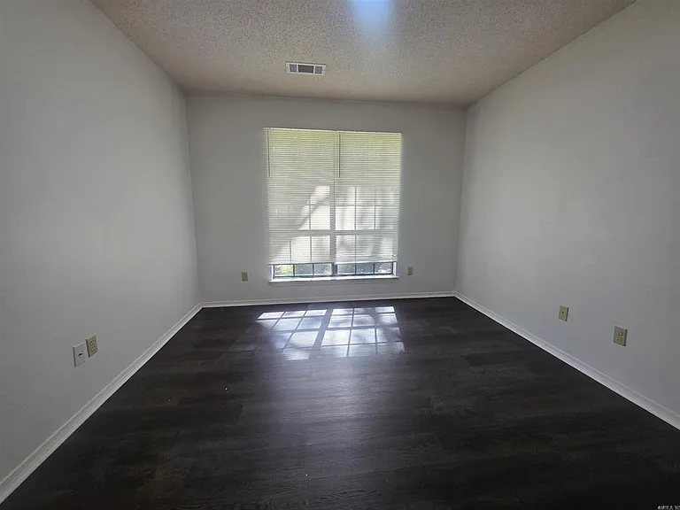 1608 Waldron Cv — Photo 16