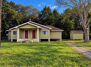 211 N Texas Ave, Holiday Lakes, TX 77515