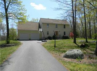 330 Franklin Rd, Hope, RI 02816