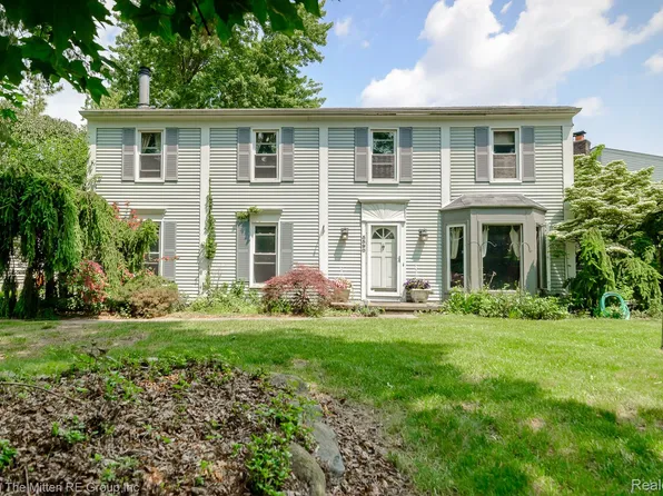 5590 Bayswater Rd, West Bloomfield, MI 48322