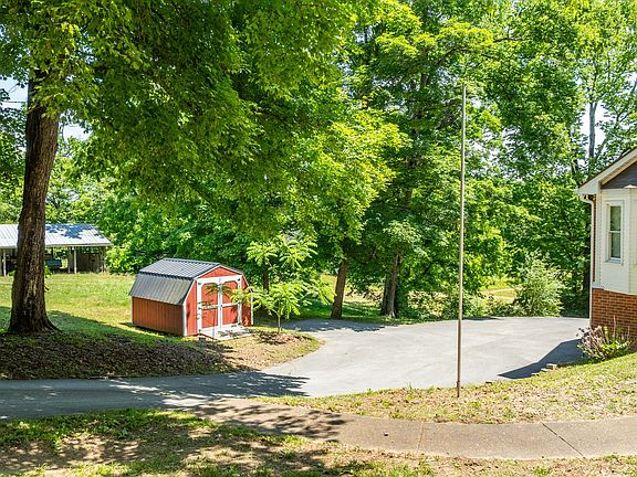 4th image of 4446 Pratt Ln