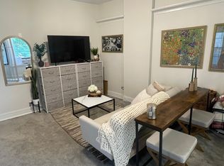 401 W Jackson St #B, Woodstock, IL 60098