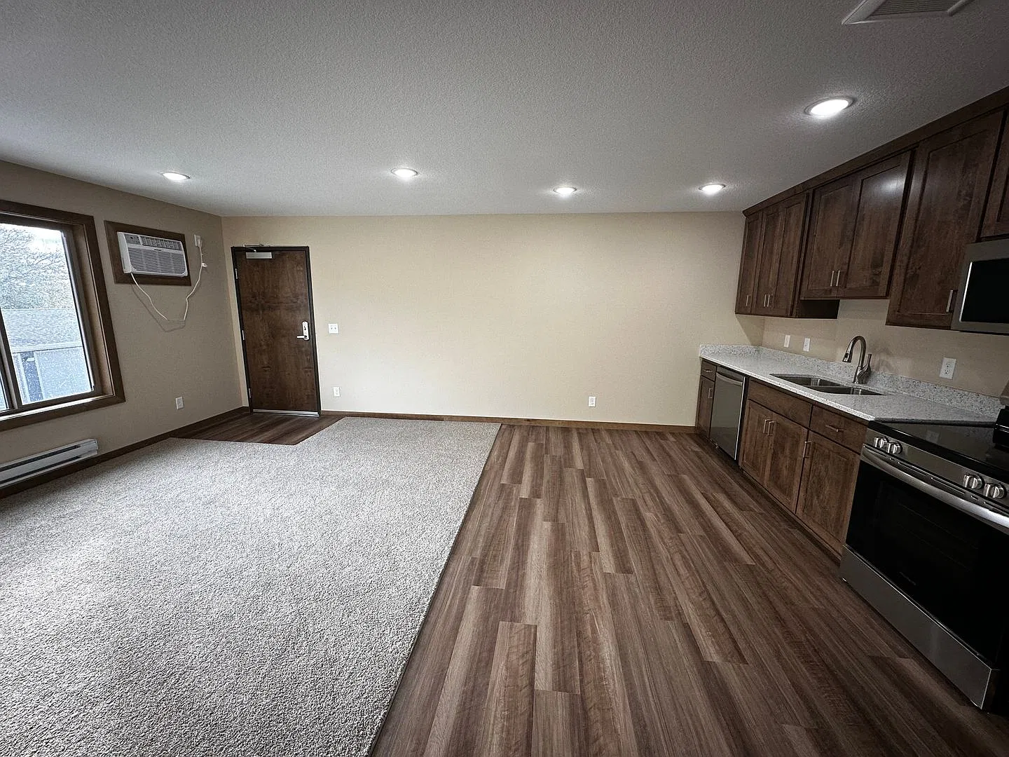 Crossroads Campus Apartments — Photo 4