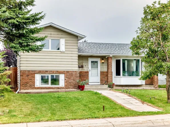 983 Rundlecairn Way NE, Calgary, AB T1Y 2W7