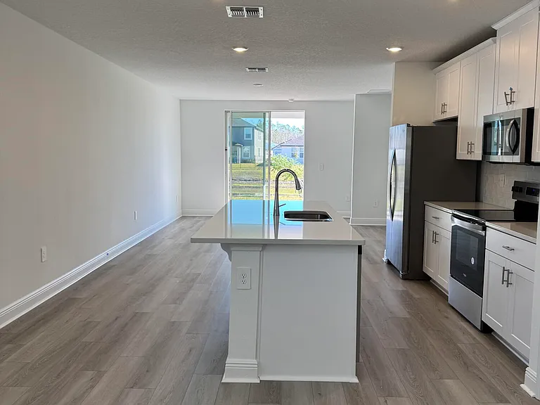 185 Links Terrace Blvd — Photo 4