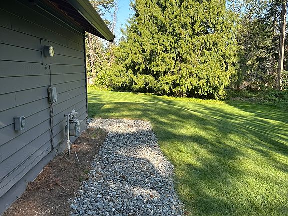 3rd image of 4028 229th Ave SE #B