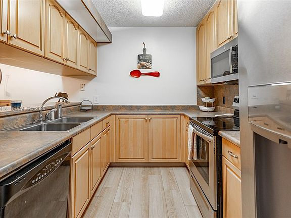 4th image of 9135 SW 20th Pl
