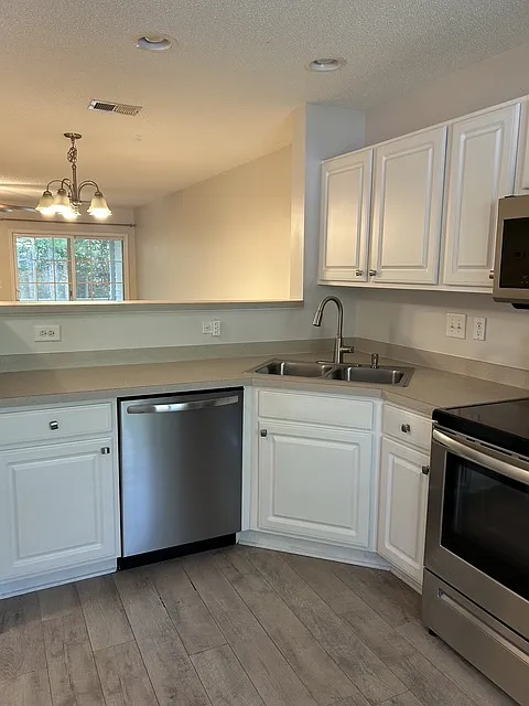 2 bed, 2.5 bath, 1012 sqft, $1,650 — Photo 3