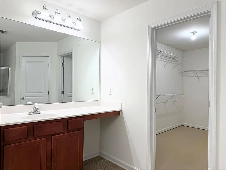 4306 Suwanee Brook Ct — Photo 48