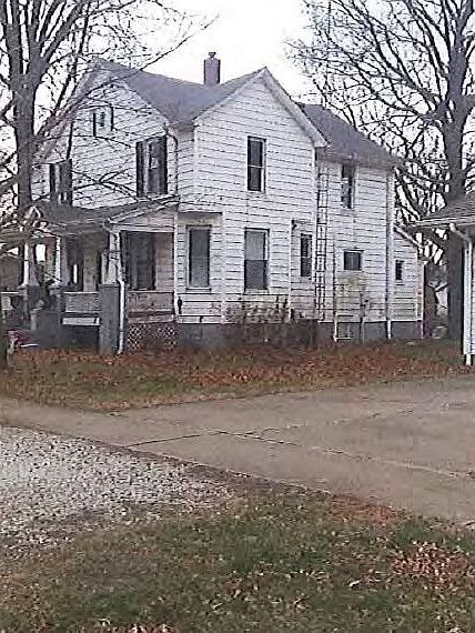 2nd image of 305 S Main St