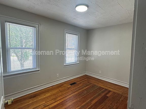 5th image of 1512 S Burdick St