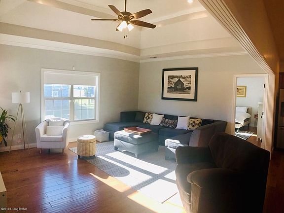 3rd image of 893 Heritage Way