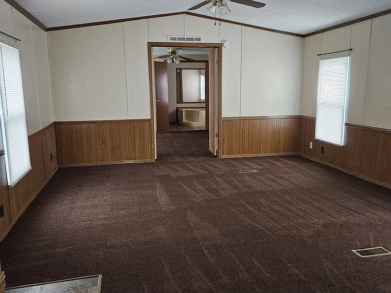 183 Southwest Dr #13 — Photo 5
