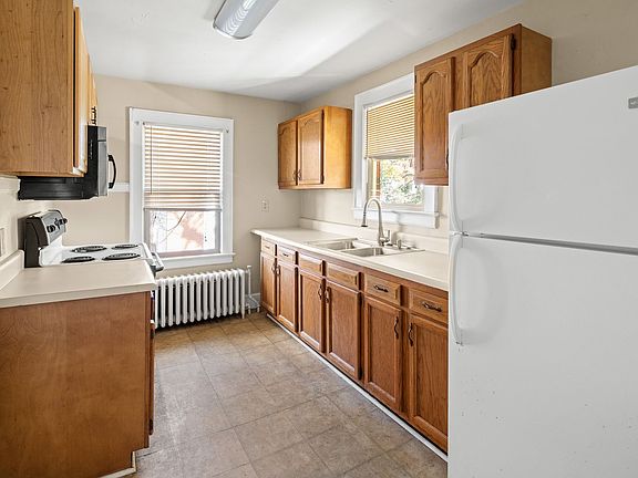 3rd image of 56 Vermont Ave APT 3