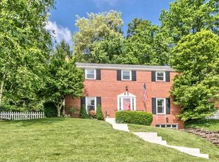 1705 President Dr, Glenshaw, PA 15116