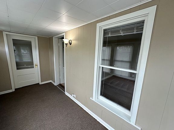 3rd image of 111 E Main St