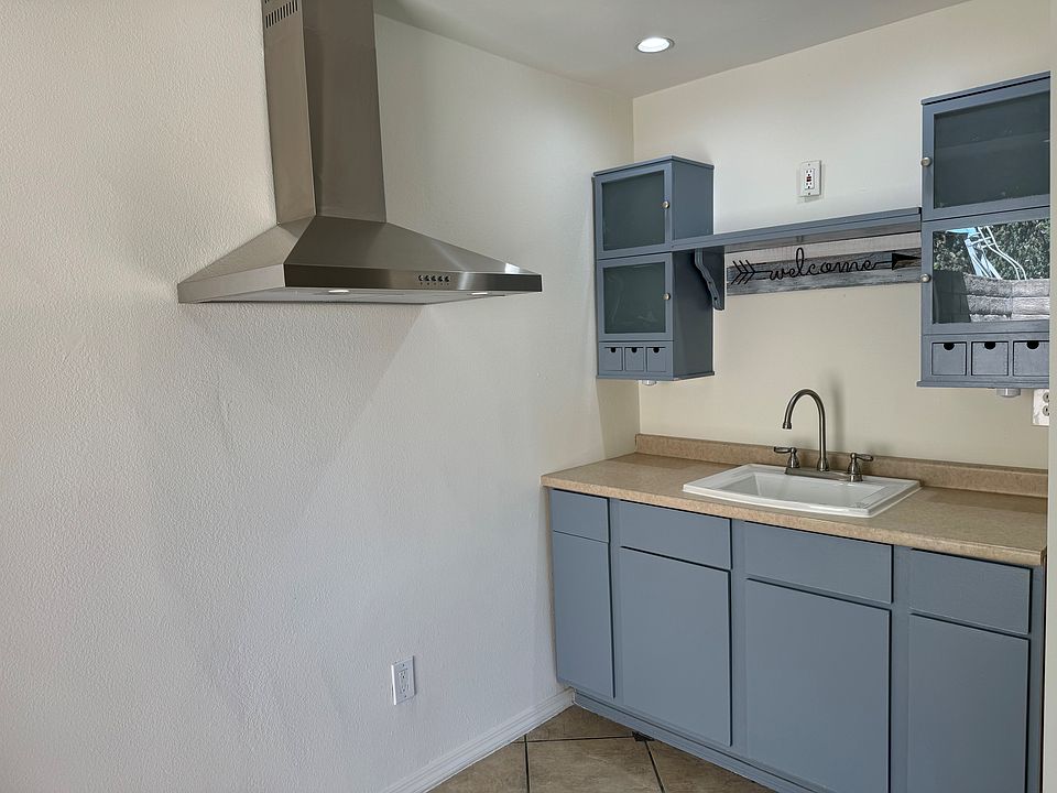 Kitchen, stove is on order