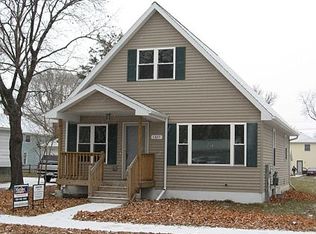 1327 Harvey St, Green Bay, WI 54302