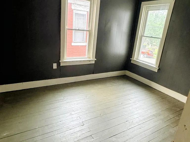 803 N Mulberry St — Photo 16