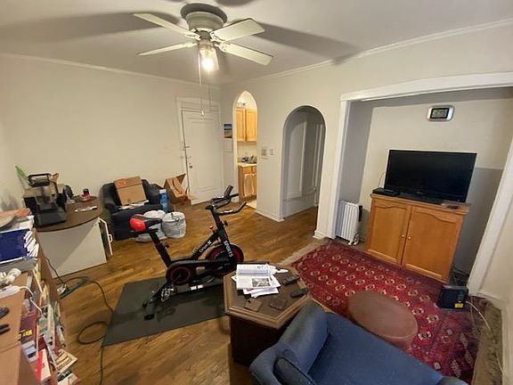 3rd image of 7010 N Ashland Blvd APT 104