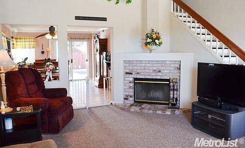 3rd image of 1887 Camellia Dr