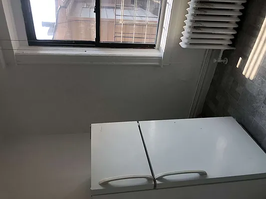 Rented by Prime Realty | media 6