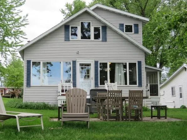 W10409 Blackhawk Trl, Fox Lake, WI 53933