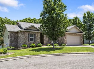 94 W Pine Ln, Reeds Spring, MO 65737