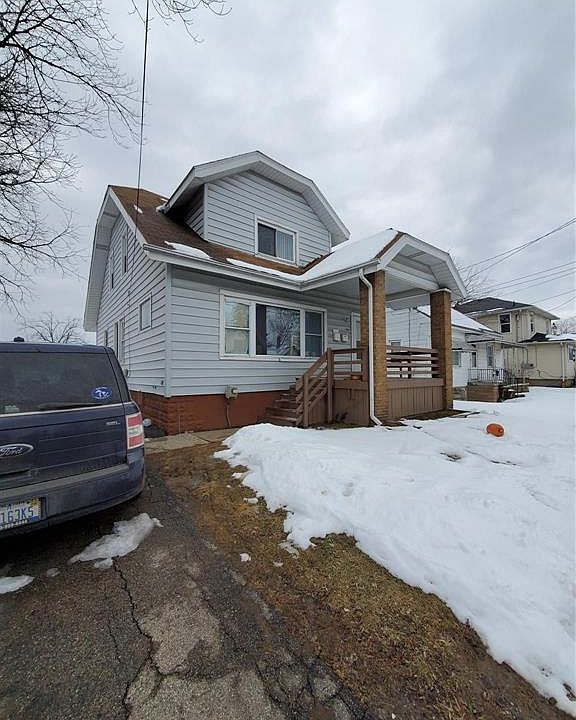 944 Lincoln Ave Flint MI Zillow