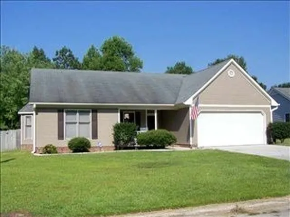 110 Raintree Cir, Jacksonville, NC 28540