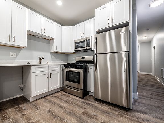 5th image of 3579 W McLean Ave