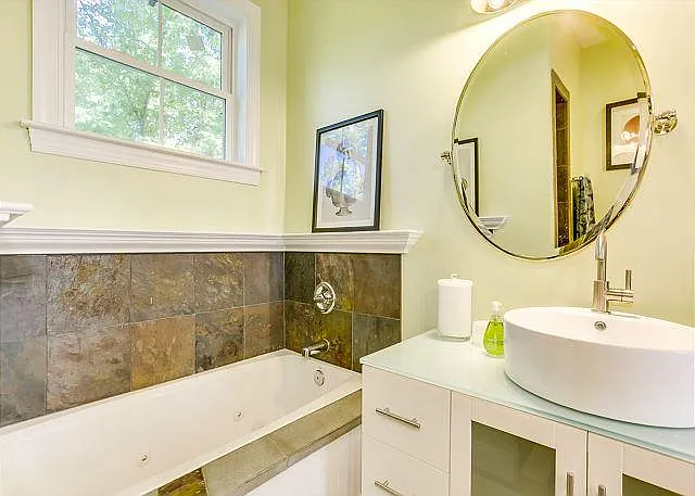 526 S Causeway Rd — Photo 28