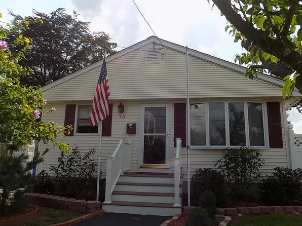 70 Somerset Ave, Riverside, RI 02915