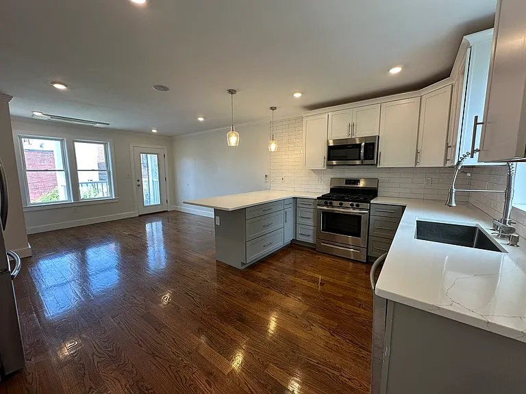 3 Morton Pl #2 — Photo 2