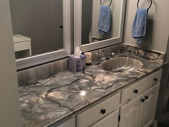 4th image of 8916 Woodlawn Dr