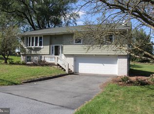 513 Willow Ln, Lancaster, PA 17601