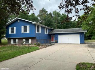 1734 Cedar Knoll Ln, Caro, MI 48723