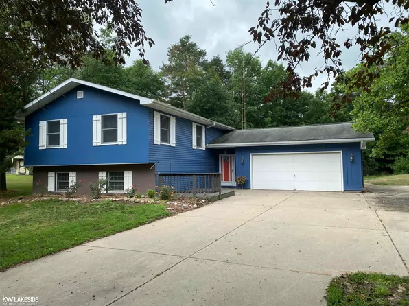 1734 Cedar Knoll Ln, Caro, MI 48723