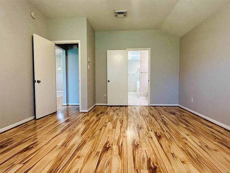 1404 Helmsley Dr — Photo 19