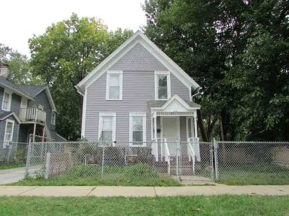 626 Iowa Ave, Aurora, IL 60506