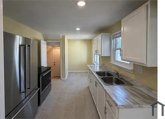 15709 Biltmore Ave — Photo 6