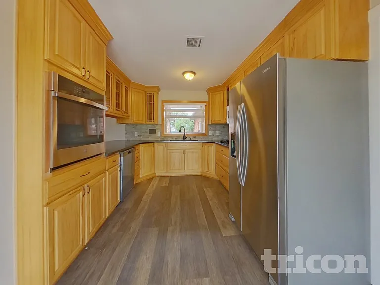 343 Brigitte Dr — Photo 5