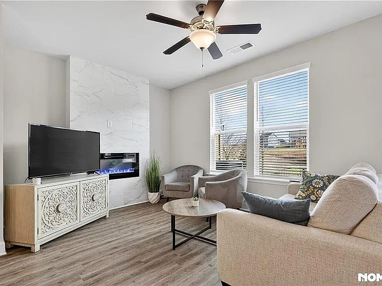 110 Greenview Ct — Photo 8